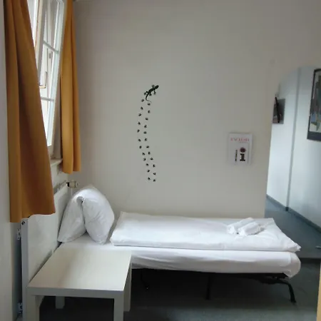 Zunfthaus Zur Rebleuten מלון כור