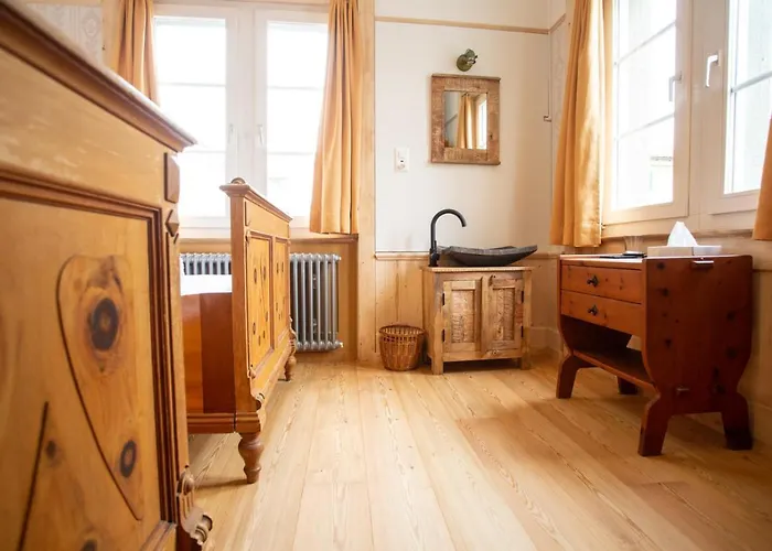 Zunfthaus Zur Rebleuten 2*