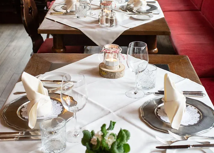 Zunfthaus Zur Rebleuten 2* Coira