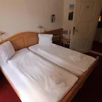 Zunfthaus Zur Rebleuten 2* Чур
