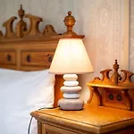 Zunfthaus Zur Rebleuten 2* Чур