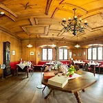 Отель Zunfthaus Zur Rebleuten