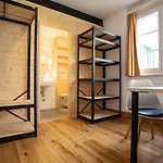 Zunfthaus Zur Rebleuten 2* Чур