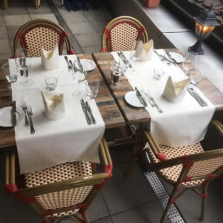 Zunfthaus Zur Rebleuten فندق تشر