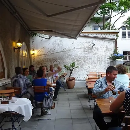 فندق Zunfthaus Zur Rebleuten تشر
