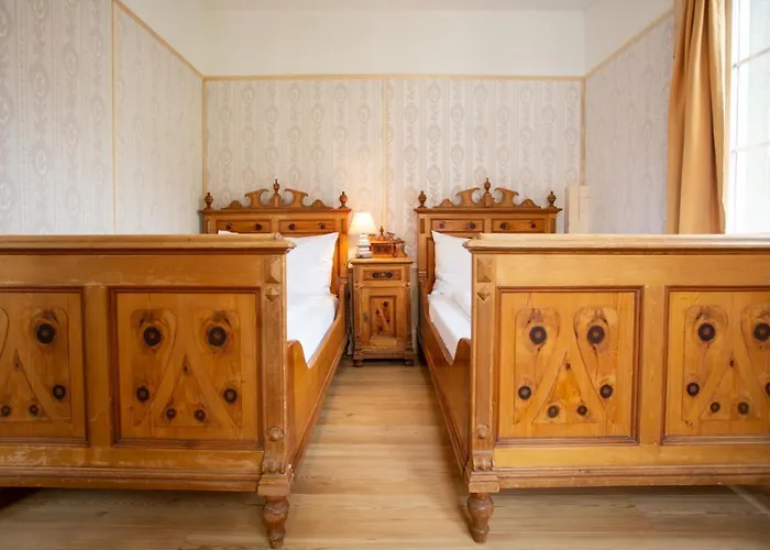 祖夫索奥斯勒硫腾旅馆