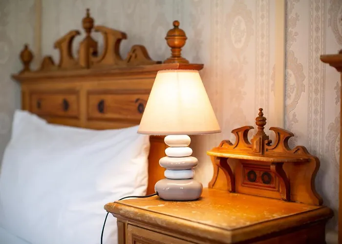 祖夫索奥斯勒硫腾旅馆 2* 库尔